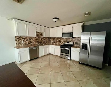 2965 Clovis Avenue - Photo Thumbnail 3