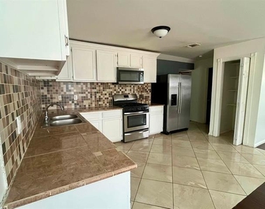 2965 Clovis Avenue - Photo Thumbnail 4