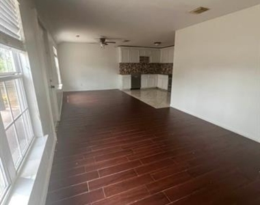 2965 Clovis Avenue - Photo Thumbnail 2