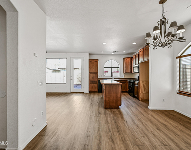 1808 E Dunbar Drive - Photo Thumbnail 4