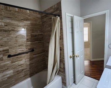 3408 Mosswood Drive - Photo Thumbnail 21
