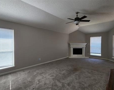 3408 Mosswood Drive - Photo Thumbnail 6
