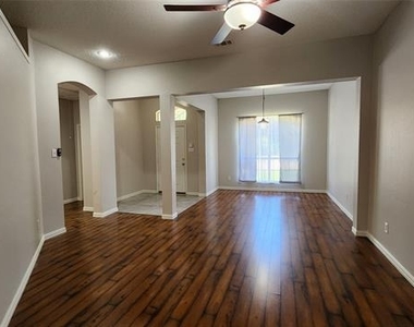 3408 Mosswood Drive - Photo Thumbnail 4