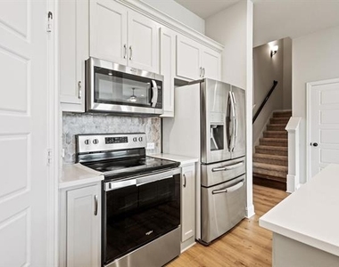 4104 Swinley Forest Drive - Photo Thumbnail 5
