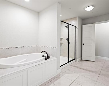 4104 Swinley Forest Drive - Photo Thumbnail 14
