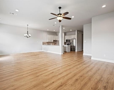 4104 Swinley Forest Drive - Photo Thumbnail 7