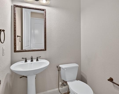 4635 Saginaw Court - Photo Thumbnail 7
