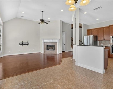 4635 Saginaw Court - Photo Thumbnail 13
