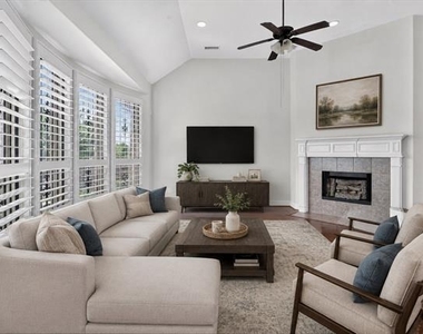 4635 Saginaw Court - Photo Thumbnail 9