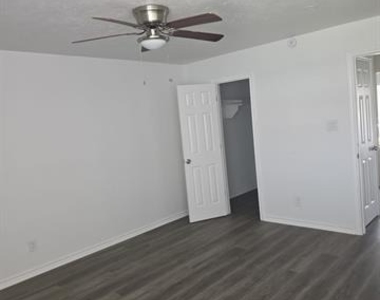 2505 Western Drive - Photo Thumbnail 6