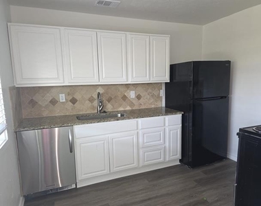 2505 Western Drive - Photo Thumbnail 1