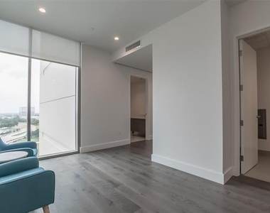 7901 Windrose Avenue - Photo Thumbnail 5