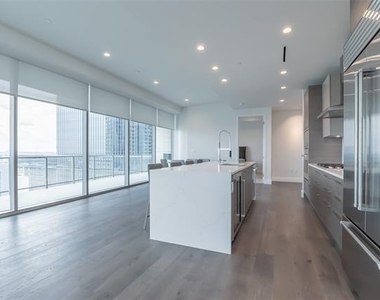 7901 Windrose Avenue - Photo Thumbnail 9