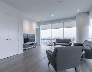 7901 Windrose Avenue - Photo Thumbnail 13