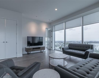 7901 Windrose Avenue - Photo Thumbnail 14