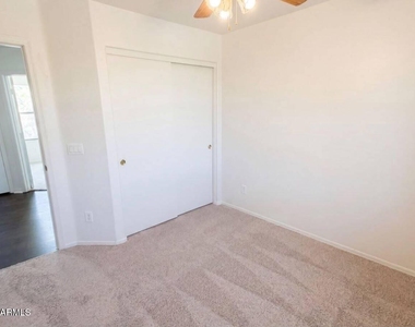 13976 W Port Royale Ln, Way - Photo Thumbnail 5