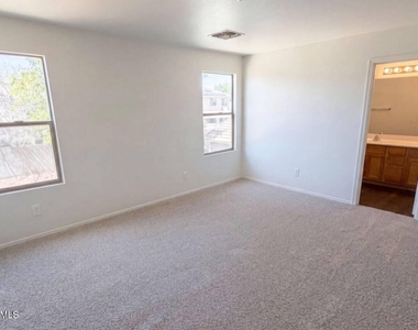 13976 W Port Royale Ln, Way - Photo Thumbnail 4