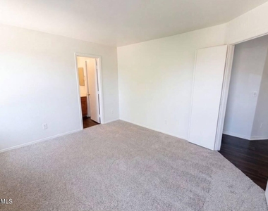 13976 W Port Royale Ln, Way - Photo Thumbnail 6