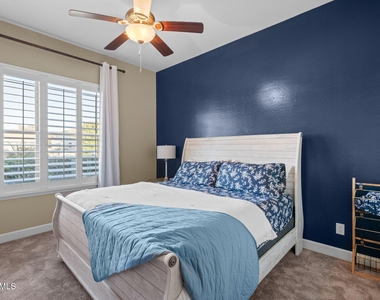 3781 E Chestnut Lane - Photo Thumbnail 33