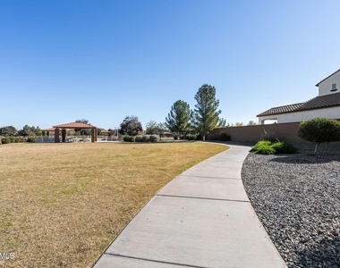 3781 E Chestnut Lane - Photo Thumbnail 51