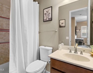 3781 E Chestnut Lane - Photo Thumbnail 32