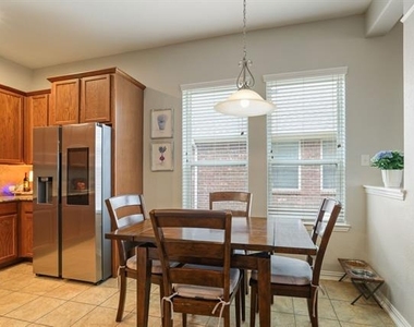 1213 Egret Court - Photo Thumbnail 9
