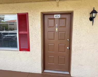 3652 N University Drive - Photo Thumbnail 14