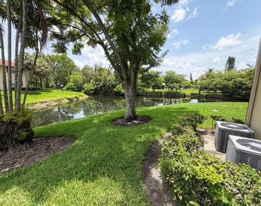 3652 N University Drive - Photo Thumbnail 12