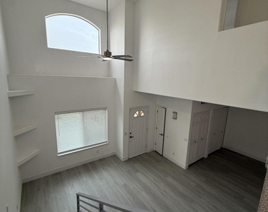 12820 N Mountainside Drive - Photo Thumbnail 11