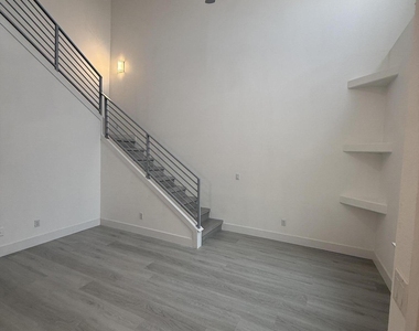 12820 N Mountainside Drive - Photo Thumbnail 4