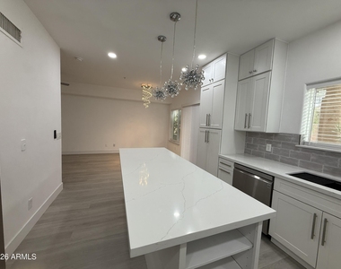 12820 N Mountainside Drive - Photo Thumbnail 9