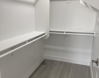 12820 N Mountainside Drive - Photo Thumbnail 18
