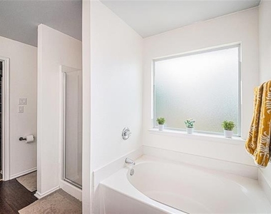 9600 Fox Hill Drive - Photo Thumbnail 16