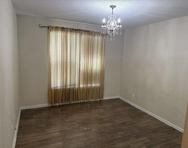 3569 Forest Hill Boulevard - Photo Thumbnail 12
