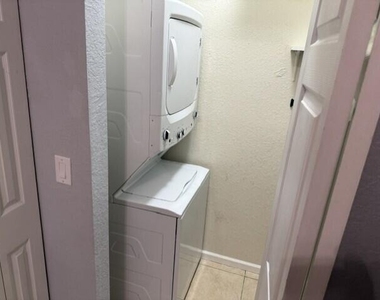3569 Forest Hill Boulevard - Photo Thumbnail 11