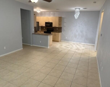 3569 Forest Hill Boulevard - Photo Thumbnail 7