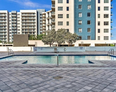 140 S Dixie Highway - Photo Thumbnail 11