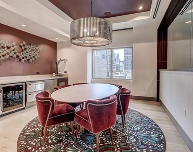 2323 N Akard Street - Photo Thumbnail 31