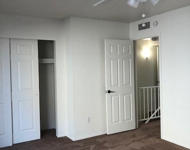 18239 N 40th Street - Photo Thumbnail 7