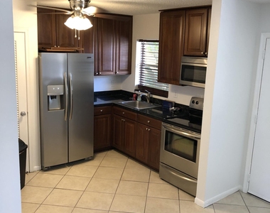 5192 Ne 6th Avenue - Photo Thumbnail 3
