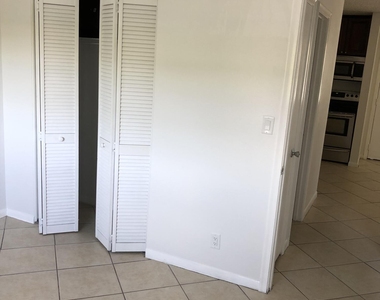 5192 Ne 6th Avenue - Photo Thumbnail 4