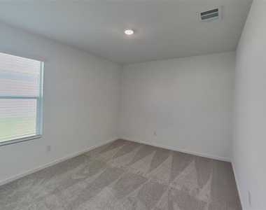 3105 Lynmar Lane - Photo Thumbnail 11