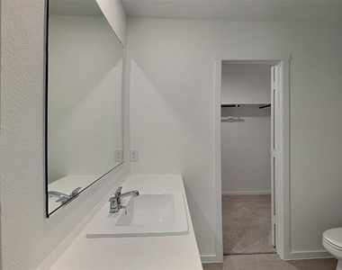 3105 Lynmar Lane - Photo Thumbnail 8
