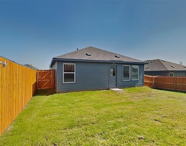 3105 Lynmar Lane - Photo Thumbnail 13
