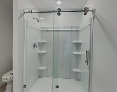 3105 Lynmar Lane - Photo Thumbnail 9