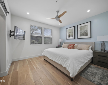 19777 N 76th Street - Photo Thumbnail 9