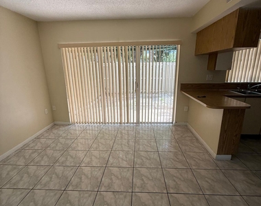 5232 Sw 122nd Terrace - Photo Thumbnail 8
