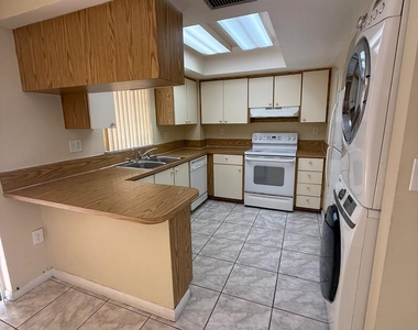 5232 Sw 122nd Terrace - Photo Thumbnail 5
