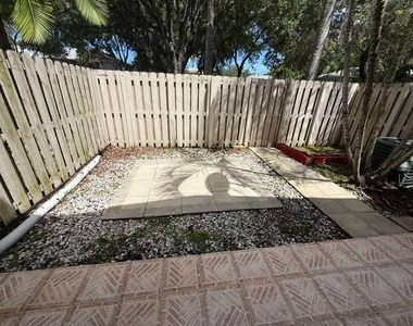 5232 Sw 122nd Terrace - Photo Thumbnail 32