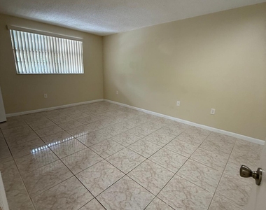 5232 Sw 122nd Terrace - Photo Thumbnail 13